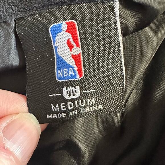 Vintage NBA Chicago Bulls Black and Red Quarter Snap Front Windbreaker Size M - Picture 3 of 9